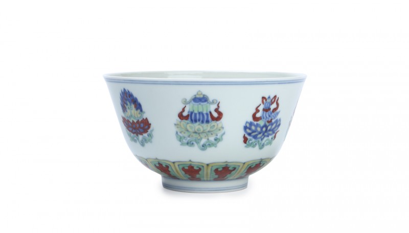 無名斗彩莲托八吉祥碗